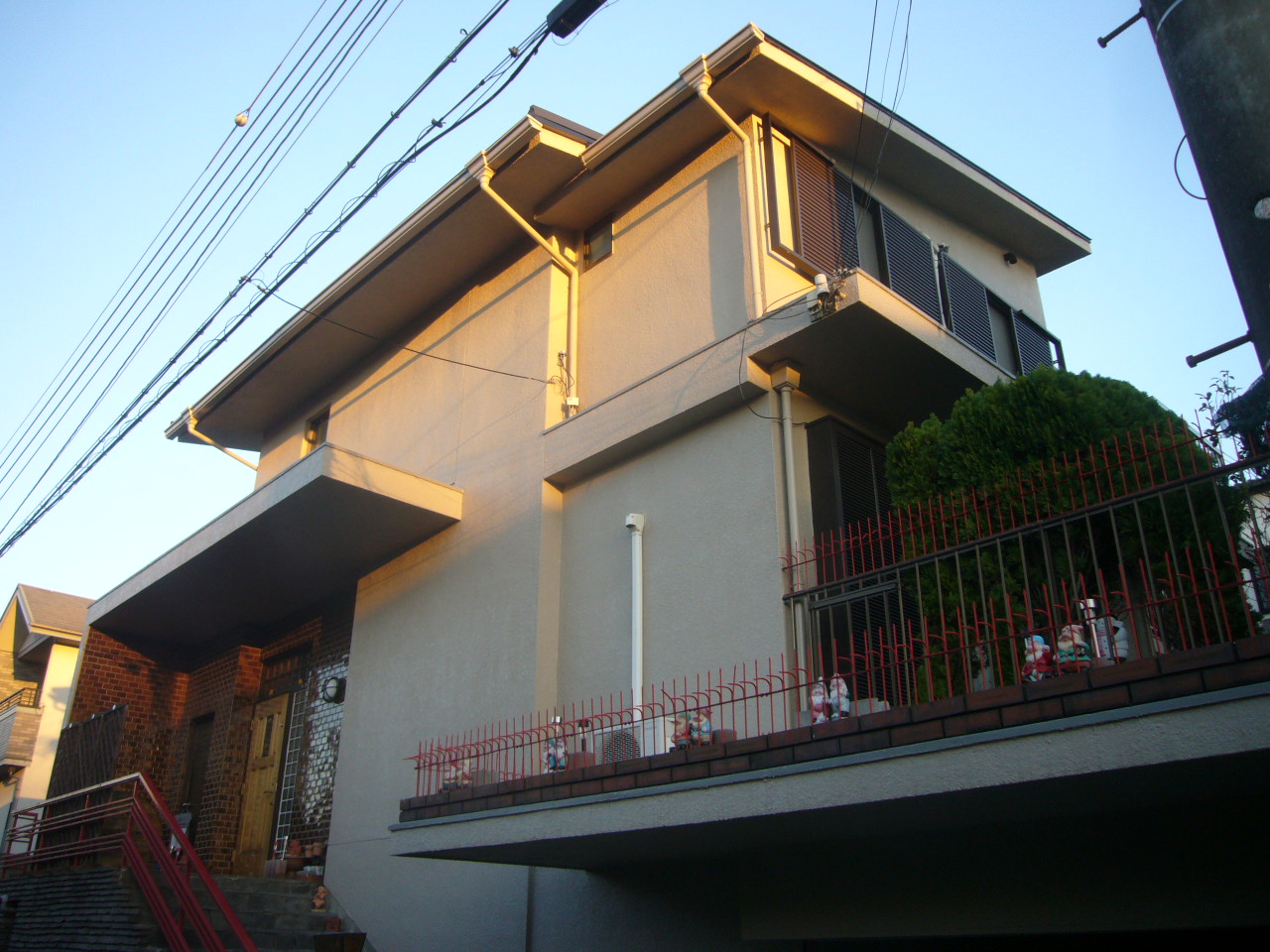 神戸市　外壁フッソ塗装・屋根ガリバリューム鋼葺き