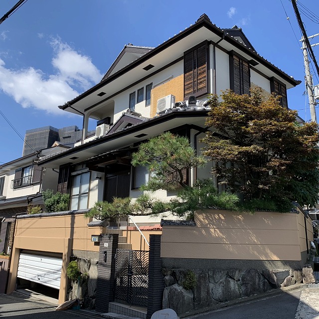 吹田市で耐用年数１８年のパーフェクトトップを使用した外壁塗装工事