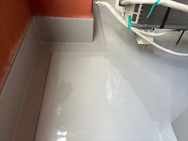 尼崎市にてマンション２階部分のベランダ防水工事を行いました